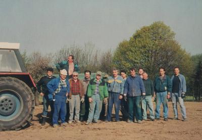 Brigáda na sběr kamene pro zemědělské družstvo AGRO Jizbice